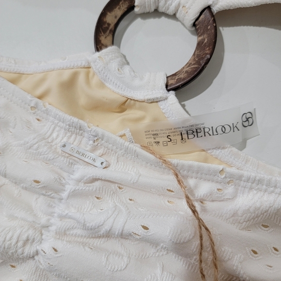 BERLOOK O-Ring Cut Out One-Piece Swimsuit White - Picture 5 of 5